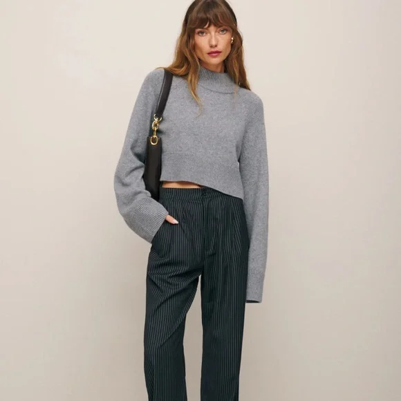 Reformation Garrett Turtleneck Cropped Cashmere Sweater in Husky Grey - Size M - Picture 3 of 10